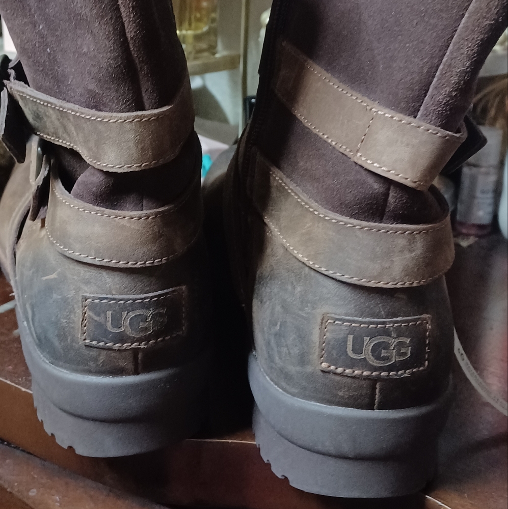 UGG - Picture 6 of 11